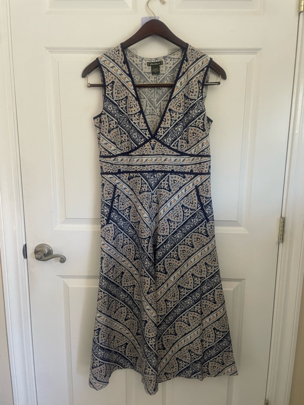 Eddie Bauer Navy and Cream Sleeveless V-Neck Printed Midi Dress
